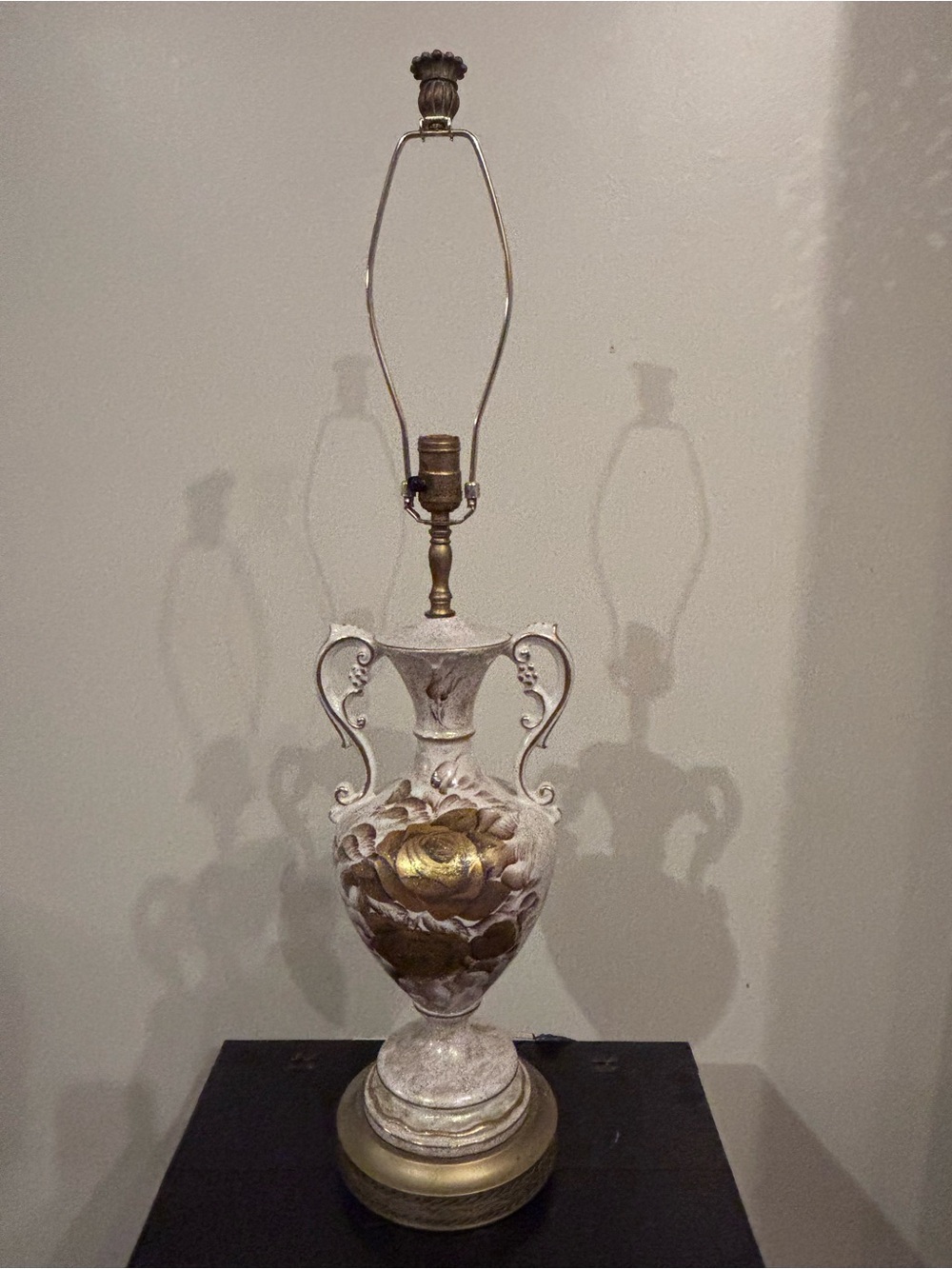 Ornate Floral Ceramic Table Lamp in White and Gold